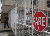 Cerco. Como ocurre en otros sectores de Guayaquil debido a la criminalidad desbordada, vecinos de varias etapas de Guayacanes han cerrado sus cuadras con rejas.