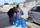 Comprar agua potable en botellones es la opción ante el imprevisto corte del servicio, algo que se ha vuelto constante en General Villamil Playas.