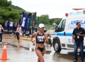 Paula Torres durante la carrera en la ciudad de Machala.