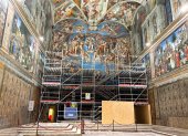 El "Juicio Final" de Miguel Ángel, la obra cumbre que preside el altar de la Capilla Sixtina en el Vaticano.