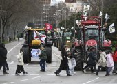 Cientos de tractores y agricultores recorren el centro de la capital este miércoles, convocados por Unión de Uniones y Unaspi en protesta.