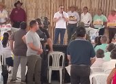 El presidente Daniel Noboa en la visita en Daule a los agricultores.