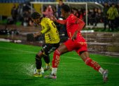 Barcelona SC vs Aucas fue por la Noche Amarilla en Quito.