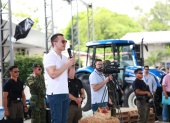 El presidente Daniel Noboa en la visita que hizo a los agricultores en Daule.