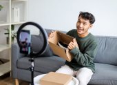 Universidades preparan estrategas para dominar audiencias digitales actuales.