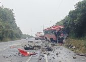 El Ecu 911 coordinó la atención tras la alerta de un siniestro entre un bus y un tráiler.