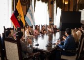 Varios concejales de Guayaquil reunidos en el Salón de la Ciudad.