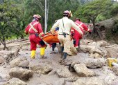 Dos adultos mayores fueron rescatados de un aluvión ocurrido en el cantón Girón.