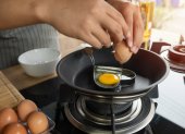 Huevos cocidos con vegetales representan el equilibrio perfecto
