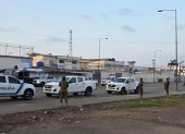 Miembros de la fuerza pública patrullarán las calles de Machala durante el horario de toque de queda.