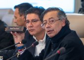 Gustavo Petro denuncia la presencia de explosivos en la frontera con Ecuador durante consejo de ministros.