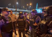 El ministro John Reimberg supervisó las operaciones policiales en Guayas durante el toque de queda nocturno.
