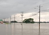 El invierno vuelve a golpear en la provincia de Los Ríos. El bloqueo de la vía Babahoyo - Jujan es una de las consecuencias.