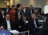 La canciller Gabriela Sommerfeld negó bombardeos fuera de Ecuador en medio de la tensión con Colombia.