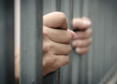 Imagen referencial: El detenido enfrenta un proceso judicial por su presunta responsabilidad en el delito de abuso sexual contra la hija de su pareja.