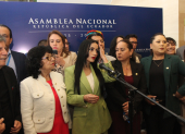 Integrantes de la Asamblea Nacional del Ecuador durante una rueda de prensa en la que se abordó la situación del juicio político contra Mario Godoy.