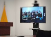Aquiles Alvarez, el alcalde de Guayaquil, y otras diez personas personas siguen la audiencia.