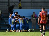 Los jugadores del Delfín SC celebran la victoria ante los morlacos en la fecha 1 de LigaPro.