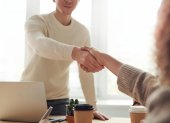 Referencial. Un total de 10.610 ciudadanos ecuatorianos se beneficiaron entre 2023 y 2026 con la posibilidad de acceder a empleos en el extranjero.