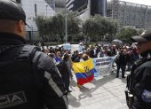 Seguidores de Aquiles Álvarez se manifestaron en los exteriores del Complejo Judicial Norte, en Quito, la mañana de este lunes 2 de marzo.