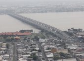 Trabajos de mantenimiento obligan a restringir dos carriles en el puente de la Unidad Nacional, en sentido Guayaquil–Samborondón, hasta el 11 de marzo.