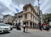 La casa Tola está ubicada en 9 de Octubre y Escobedo, centro de Guayaquil