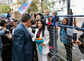 Luisa González llegó al Tribunal Contencioso Electoral (TCE) y fue recibida por algunos militantes, el 13 de marzo del 2026.