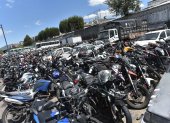 Motocicletas retenidas en Quito por incumplimiento de normas de tránsito y condiciones técnicas.
