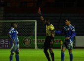 Miller Bolaños recibió la tarjeta roja en la visita de Emelec ante Mushuc Runa.