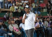 El candidato a una curul de paz para las próximas elecciones legislativas en Colombia, Esneyder Gómez en Toribío, Cauca (Colombia).