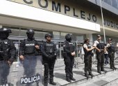 La fuerza pública custodió el Complejo Judicial Norte de Quito, la mañana de este lunes 2 de marzo.