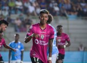 Aron Rodríguez marcó los dos goles que le dieron a IDV la victoria ante el Manta.