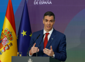 El presidente del Gobierno español, Pedro Sánchez, desempolvó el histórico lema “No a la guerra”.
