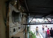En sectores como el de las calles 20 y Alcedo, en el suroeste de Guayaquil, problemas en las conexiones provocan continuos cortes de energía eléctrica, según sus vecinos.