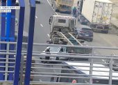 Uno de los siniestros de tránsito en la vía Perimetral involucró a un vehículo pesado.