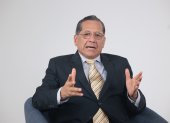 Luis Almeida fue asambleísta por Guayas y concejal de Guayaquil. Abogado especializado en Derecho Constitucional, doctor en Jurisprudencia y magíster en Comunicación y Desarrollo.