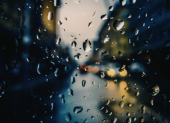 Ecuador amanece bajo lluvias en varias regiones: un panorama marcado por cielos grises y calles mojadas que reflejan la intensidad de la temporada.