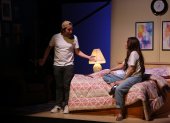 Steve y Alice, los protagonistas de la obra, llevan tres años de relación cuando deciden separarse.