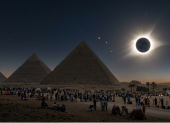 Siendo que, el norte de África ofrece las mejores condiciones climáticas para observar el eclipse, varias agencias comienzan a ofrecer planes turísticos a Egipto.