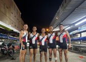 Integrantes del equipo Yahuarcocha-Astillero, listos para la regata en Guayaquil.
