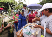 Elizabeth Mají trabajó desde las 04:00, pero lo logró vender todos sus productos.
