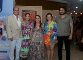 Karyna junto a sus padres, Víctor y Karyna Arteaga, y sus hermanos Lidia y Victorino.