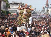Históricamente, miles de personas han recorrido las calles de Guayaquil en la procesión del Cristo del Consuelo, apoyados por un operativo interinstitucional de seguridad y movilidad.