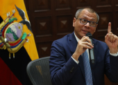 Referencial. Jorge Glas en un acto público previo, mientras avanza su proceso judicial.