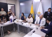 La asambleísta Inés Alarcón (c) preside la Comisión de Seguridad.