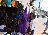 Durante la procesión en Quito los locales comerciales aprovecharon para generar mayores ingresos