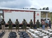 El Ejército ecuatoriano decomisó 530 kilos de marihuana que eran transportados en un vehículo que circulaba por una carretera de la provincia de Carchi
