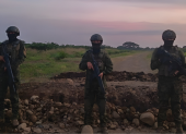 Militares en operativo en Los Ríos, donde se inhabilitó una pista clandestina vinculada al narcotráfico.