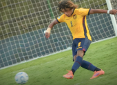 Un jugador de la Sub 17 de Ecuador durante el partido ante Colombia.