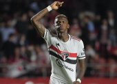 El defensor Robert Arboleda es uno de los más destacados en Brasil